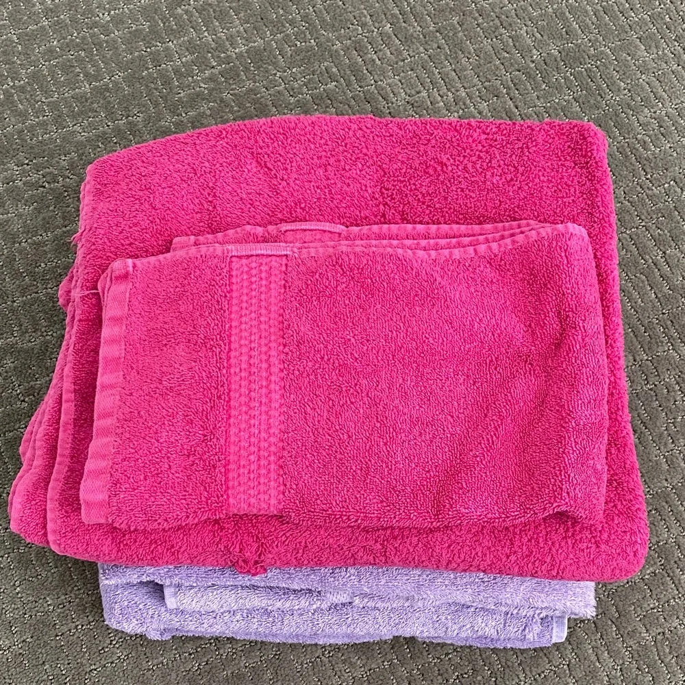 4 Pink & Lavender Bath Towels